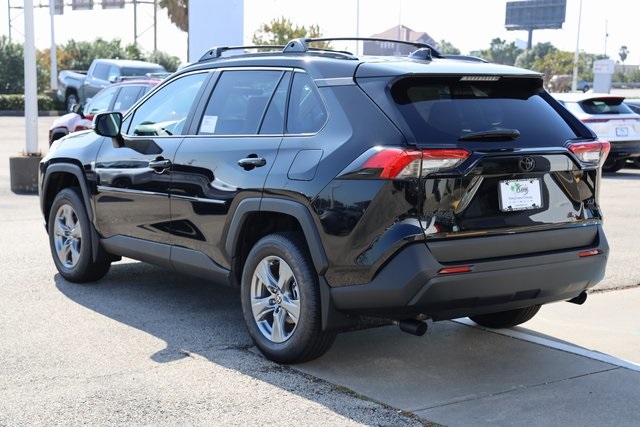 2025 Toyota RAV4 XLE - 5