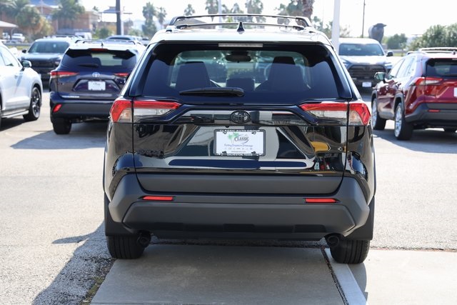 2025 Toyota RAV4 XLE - 6
