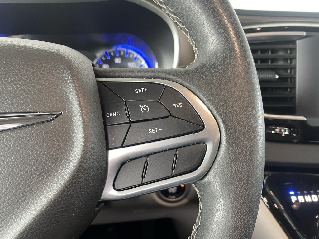 Thumbnail: 2022 Chrysler Voyager - 16