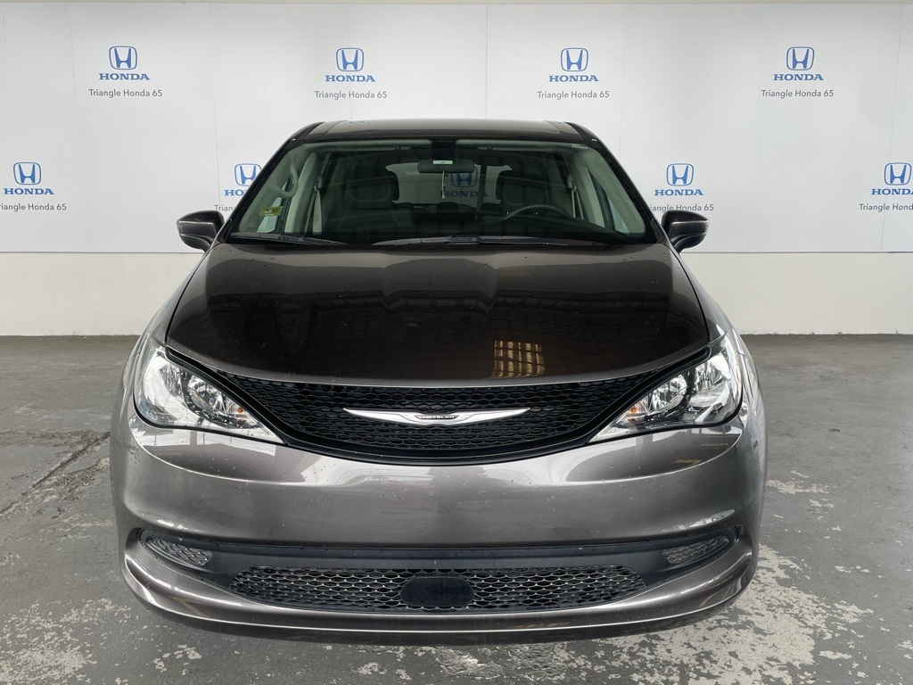 Thumbnail: 2022 Chrysler Voyager - 29