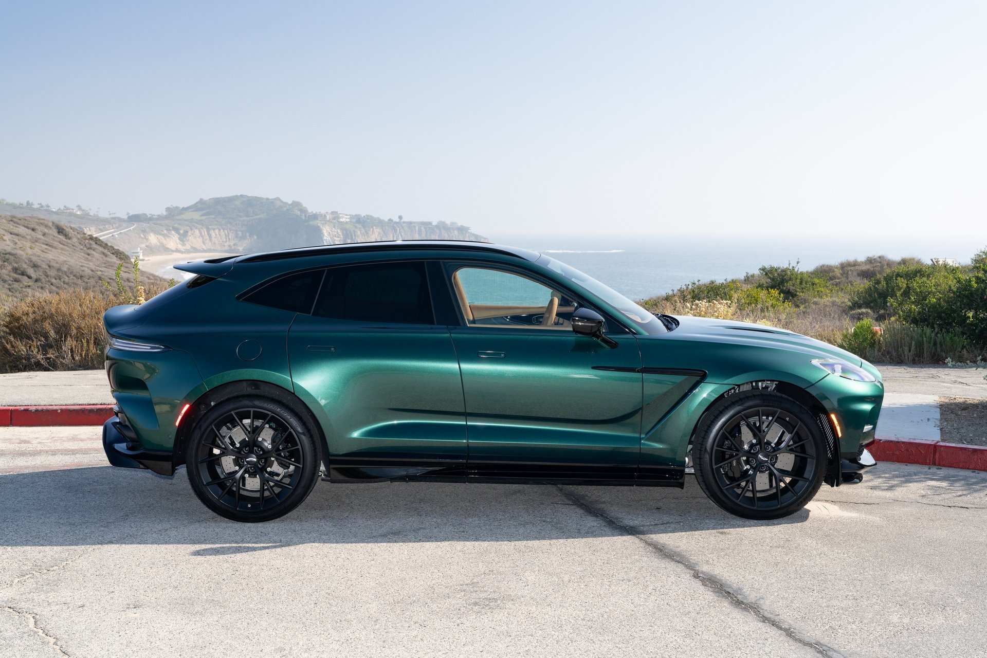 Aston Martin 2025 DBX 707