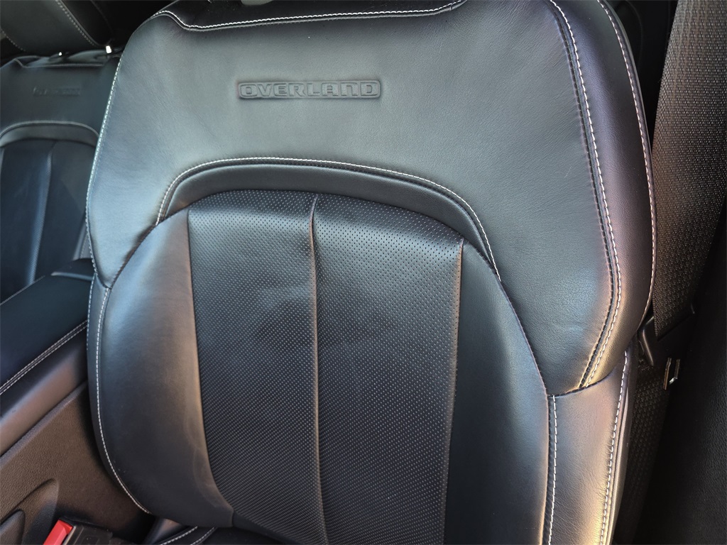 2021 Jeep Grand Cherokee L Overland Black at Mac Haik CDJR North Houston