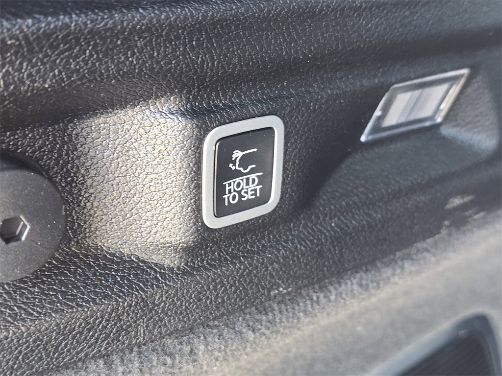 2021 Jeep Grand Cherokee L Overland Black at Mac Haik CDJR North Houston