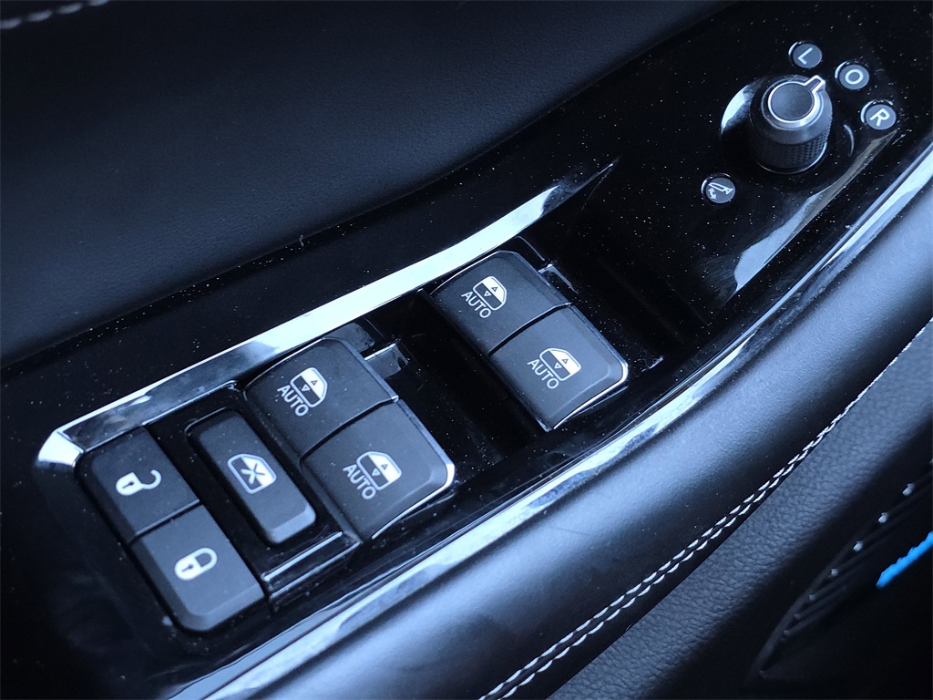 2021 Jeep Grand Cherokee L Overland Black at Mac Haik CDJR North Houston