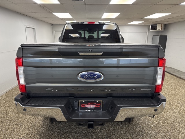 2017 Ford F-250 photo 2