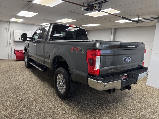 2017 Ford F-250 photo 3