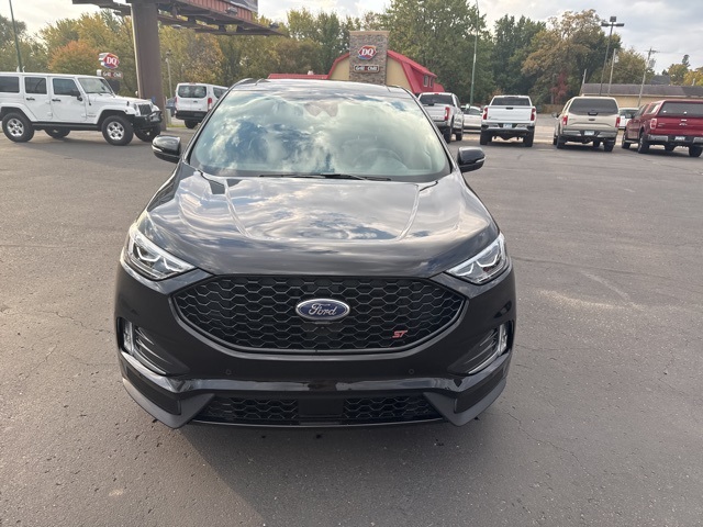 2022 Ford Edge ST photo 4