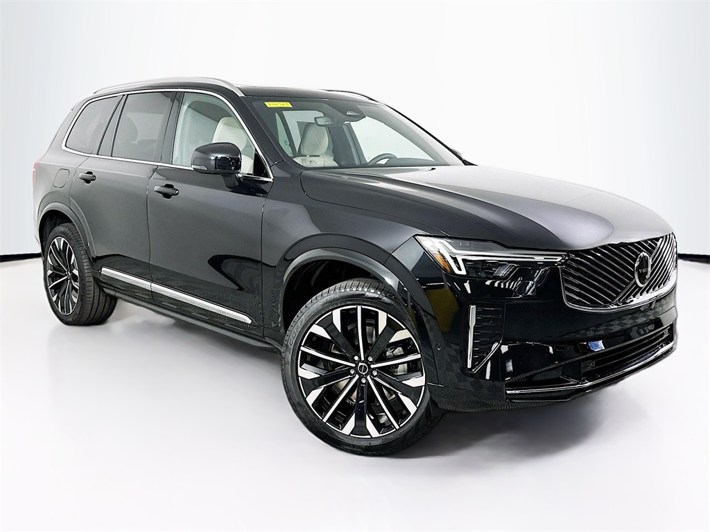 2025 Volvo XC90 B5 Plus