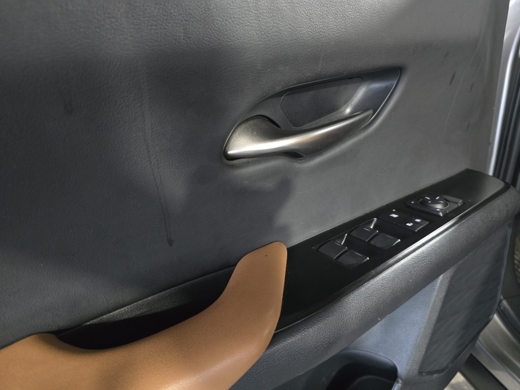 Thumbnail: 2022 Lexus UX - 14