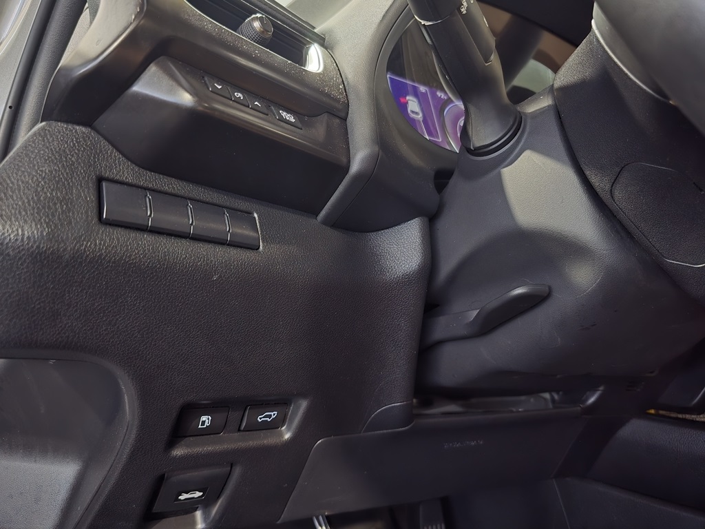 Thumbnail: 2022 Lexus UX - 15