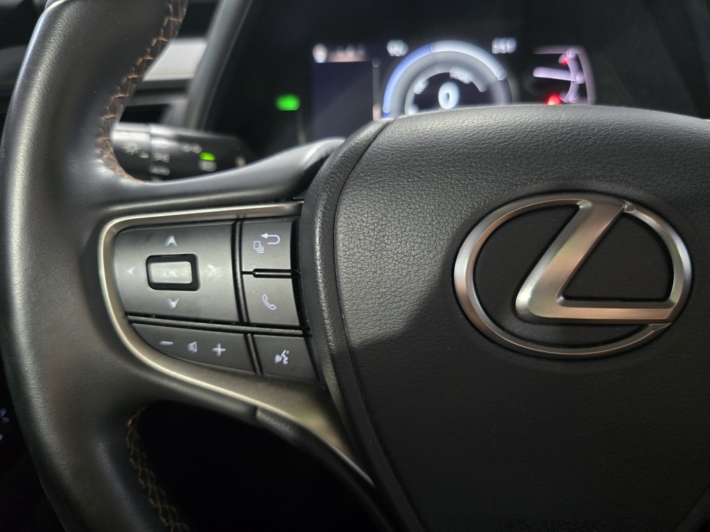 Thumbnail: 2022 Lexus UX - 17