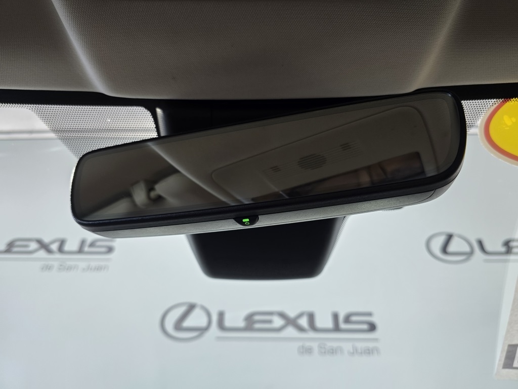Thumbnail: 2022 Lexus UX - 21