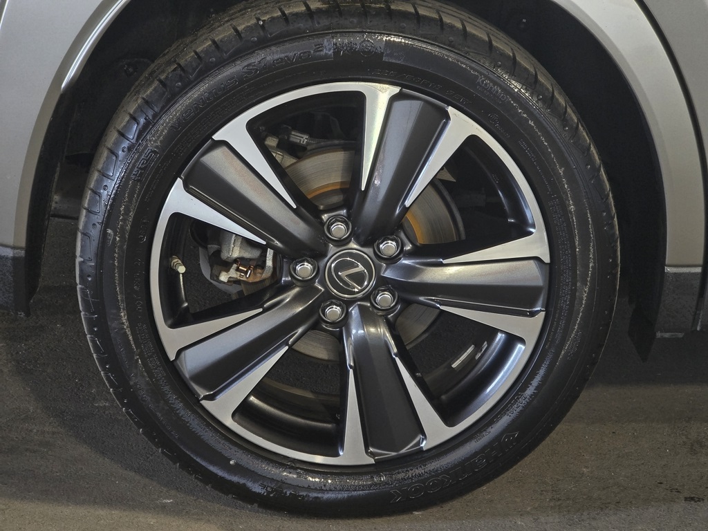 Thumbnail: 2022 Lexus UX - 4