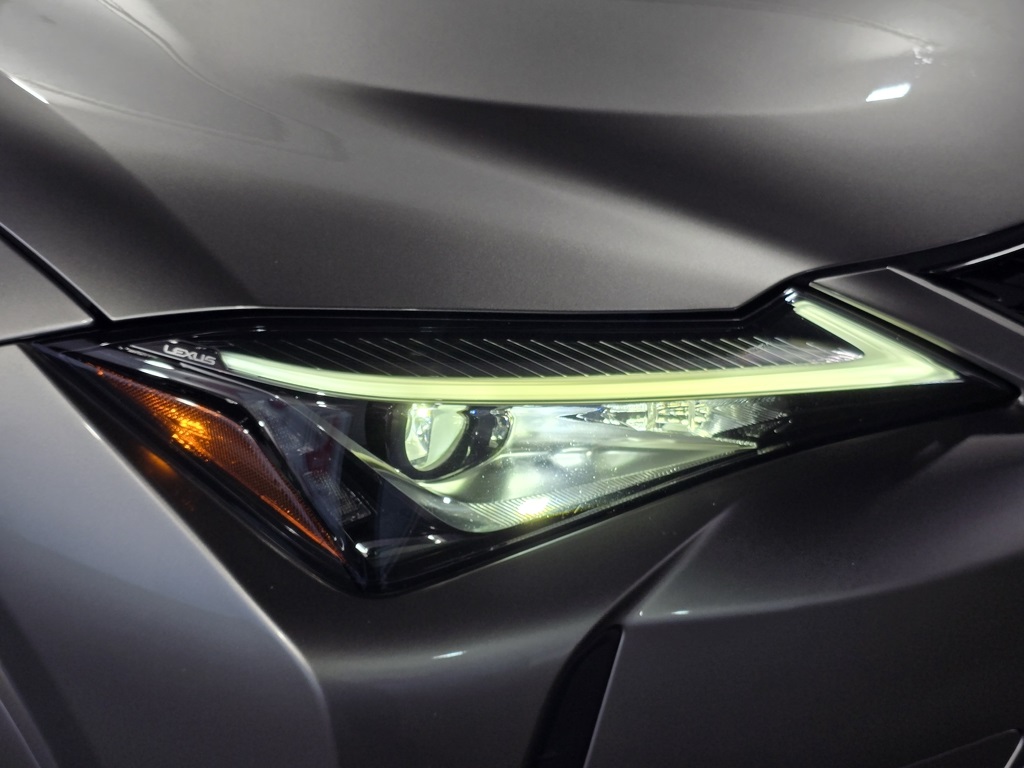 Thumbnail: 2022 Lexus UX - 5