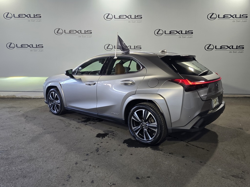 Thumbnail: 2022 Lexus UX - 8