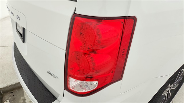 2017 Dodge Grand Caravan GT White at Durrett Motor Company