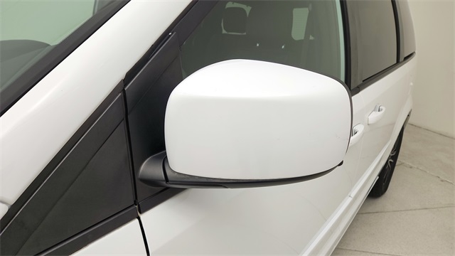 2017 Dodge Grand Caravan GT White at Durrett Motor Company