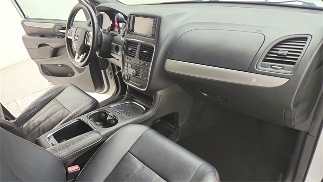 2017 Dodge Grand Caravan GT White at Durrett Motor Company