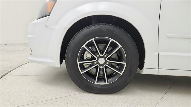 2017 Dodge Grand Caravan GT White at Durrett Motor Company