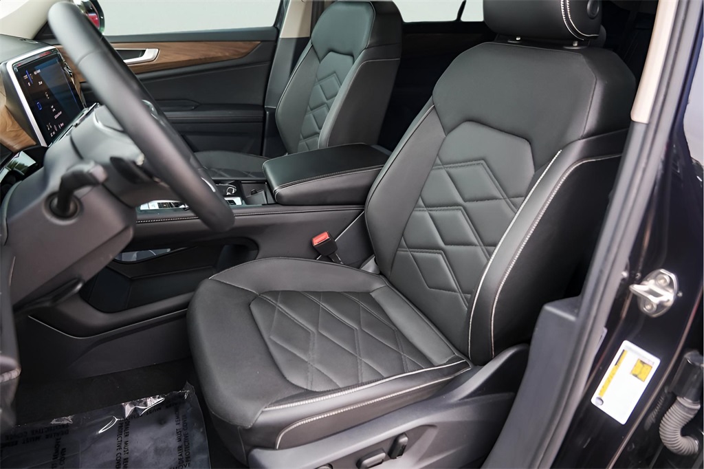 Used Car 2025 Volkswagen Atlas  2.0t Se W/technology For Sale Under $35,000 In Austin, Texas