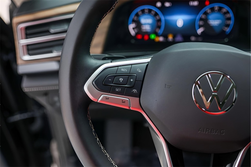 Used Car 2025 Volkswagen Atlas  2.0t Se W/technology For Sale Under $35,000 In Austin, Texas