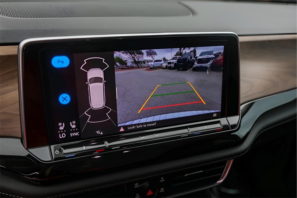 Used Car 2025 Volkswagen Atlas  2.0t Se W/technology For Sale Under $35,000 In Austin, Texas