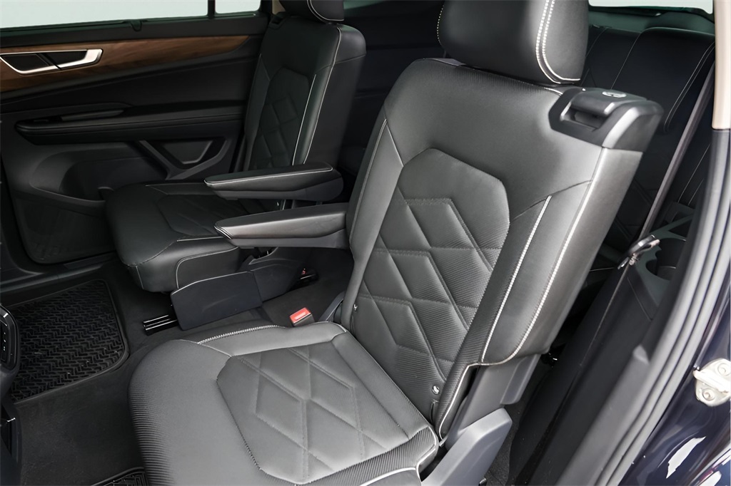 Used Car 2025 Volkswagen Atlas  2.0t Se W/technology For Sale Under $35,000 In Austin, Texas