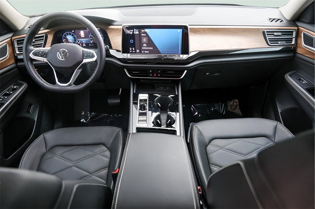 Used Car 2025 Volkswagen Atlas  2.0t Se W/technology For Sale Under $35,000 In Austin, Texas