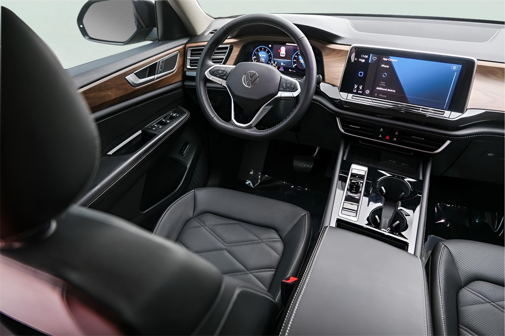 Used Car 2025 Volkswagen Atlas  2.0t Se W/technology For Sale Under $35,000 In Austin, Texas