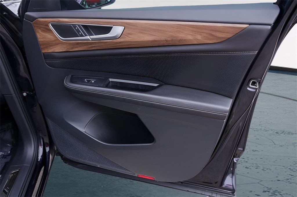 Used Car 2025 Volkswagen Atlas  2.0t Se W/technology For Sale Under $35,000 In Austin, Texas