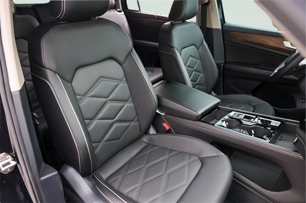 Used Car 2025 Volkswagen Atlas  2.0t Se W/technology For Sale Under $35,000 In Austin, Texas