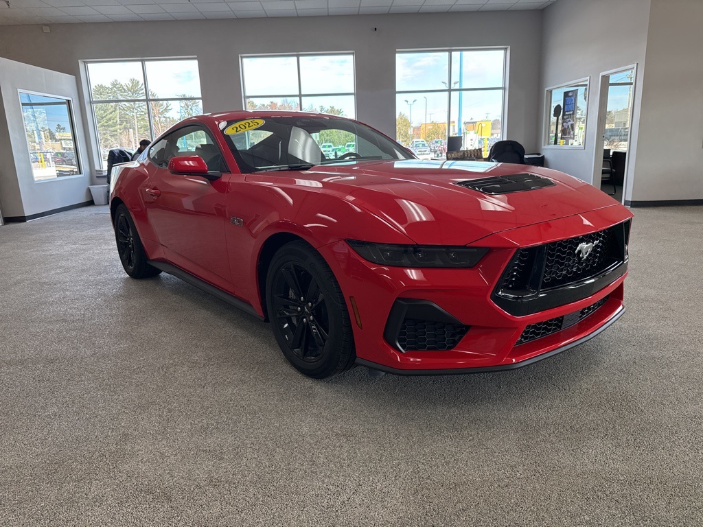 2025 Ford Mustang GT Fastback RWD