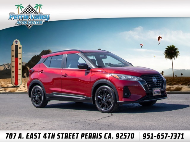 2022 Nissan Kicks SR