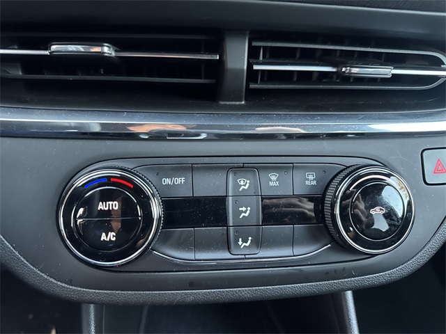 2025 Buick Envista Preferred White at Big Star Buick GMC