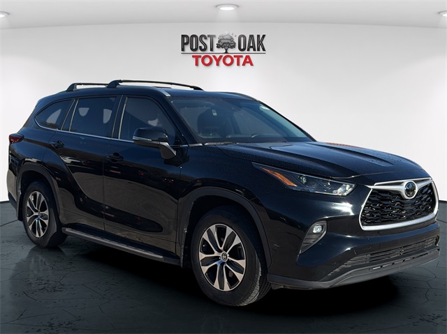 2023 Toyota Highlander XLE FWD