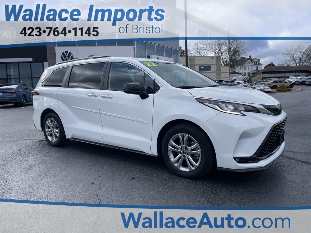 2022 Toyota Sienna XSE 7-Passenger AWD