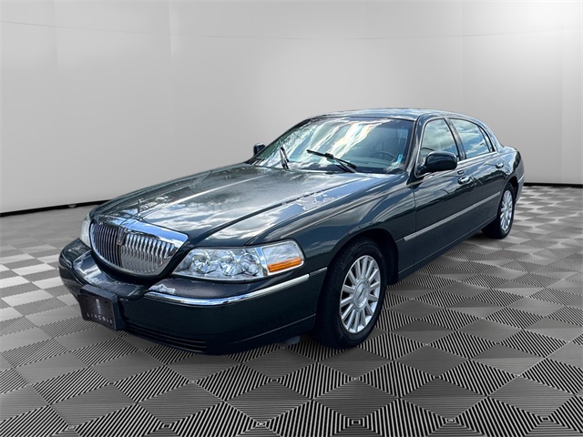 2003 Lincoln Town Car Signature