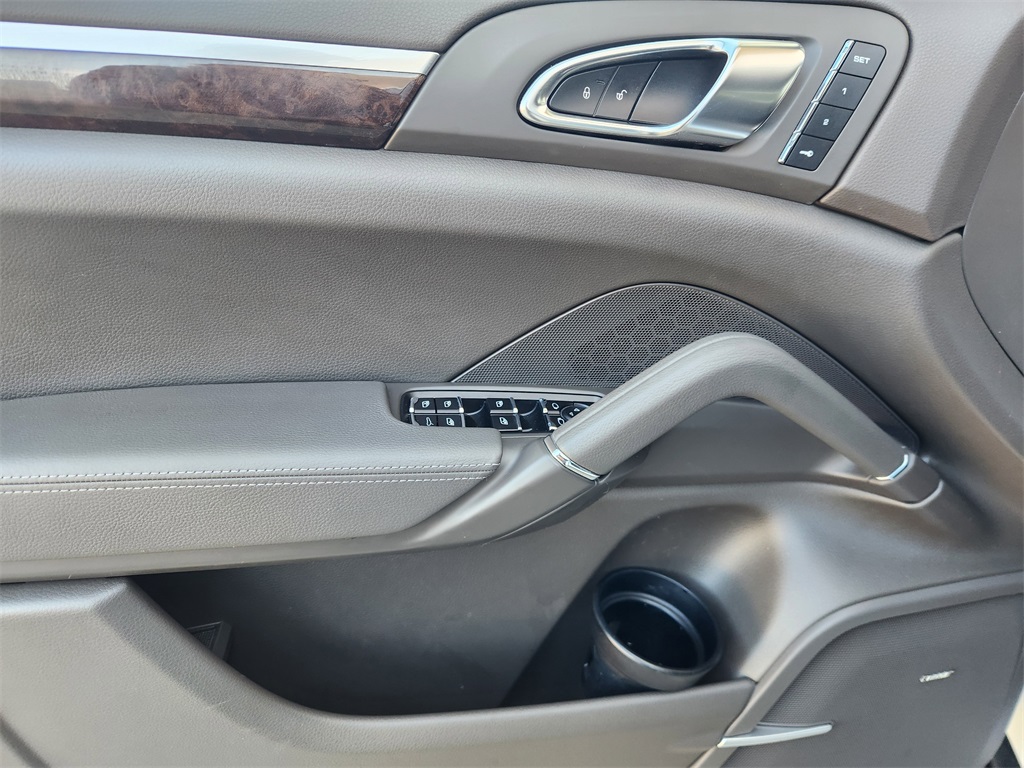 2016 Porsche Cayenne S White at Ultimate Motorsports