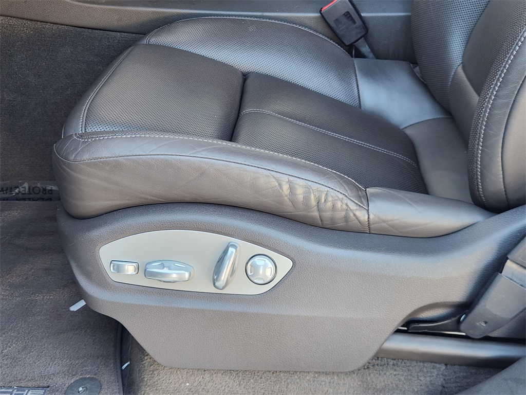 2016 Porsche Cayenne S White at Ultimate Motorsports