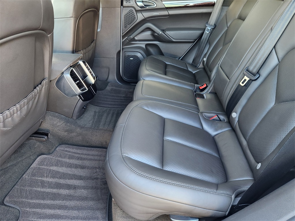 2016 Porsche Cayenne S White at Ultimate Motorsports