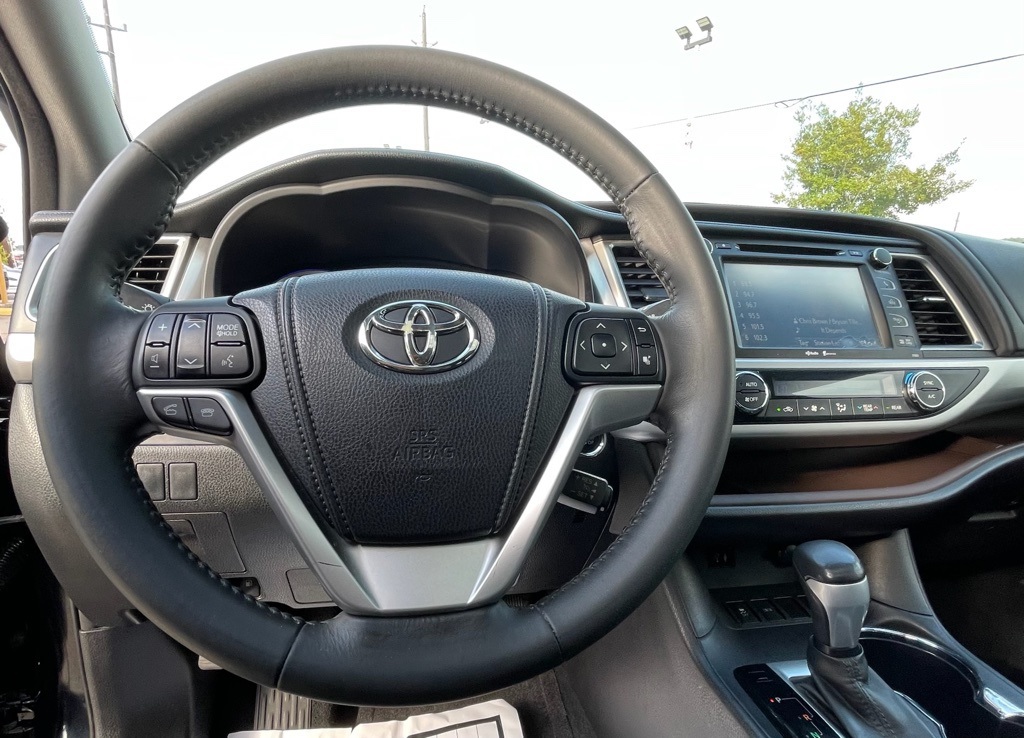 2015 Toyota Highlander XLE V6 Black at Community Toyota