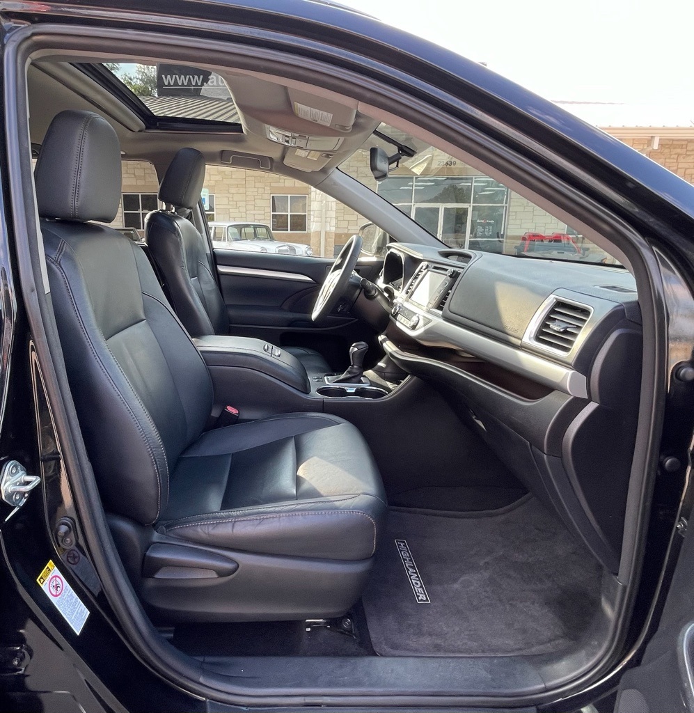 2015 Toyota Highlander XLE V6 Black at Community Toyota