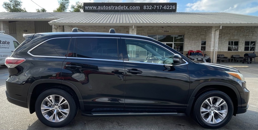 2015 Toyota Highlander XLE V6 Black at Community Toyota