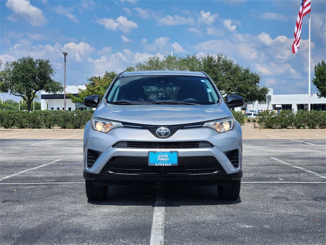 2018 Toyota RAV4 LE photo 2