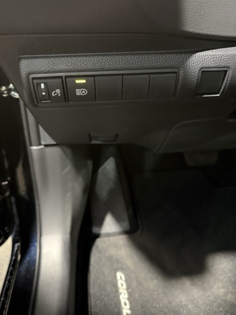 Thumbnail: 2025 Toyota Corolla - 30