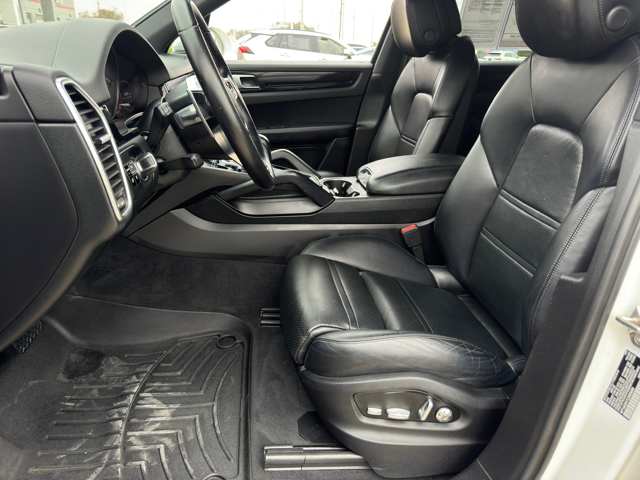 2020 Porsche Cayenne Base White at Autostrade