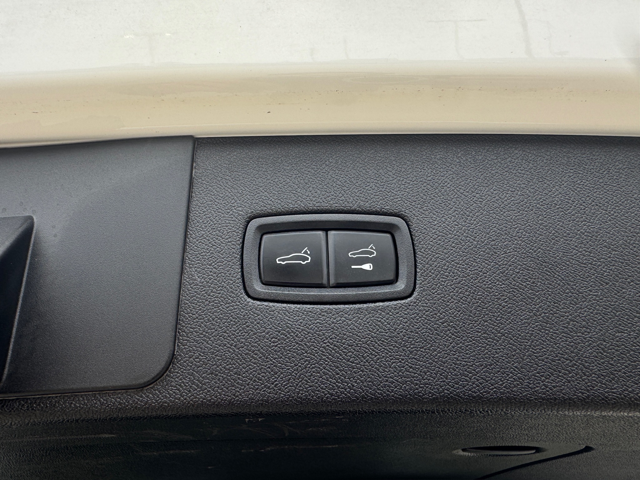 2020 Porsche Cayenne Base White at Autostrade