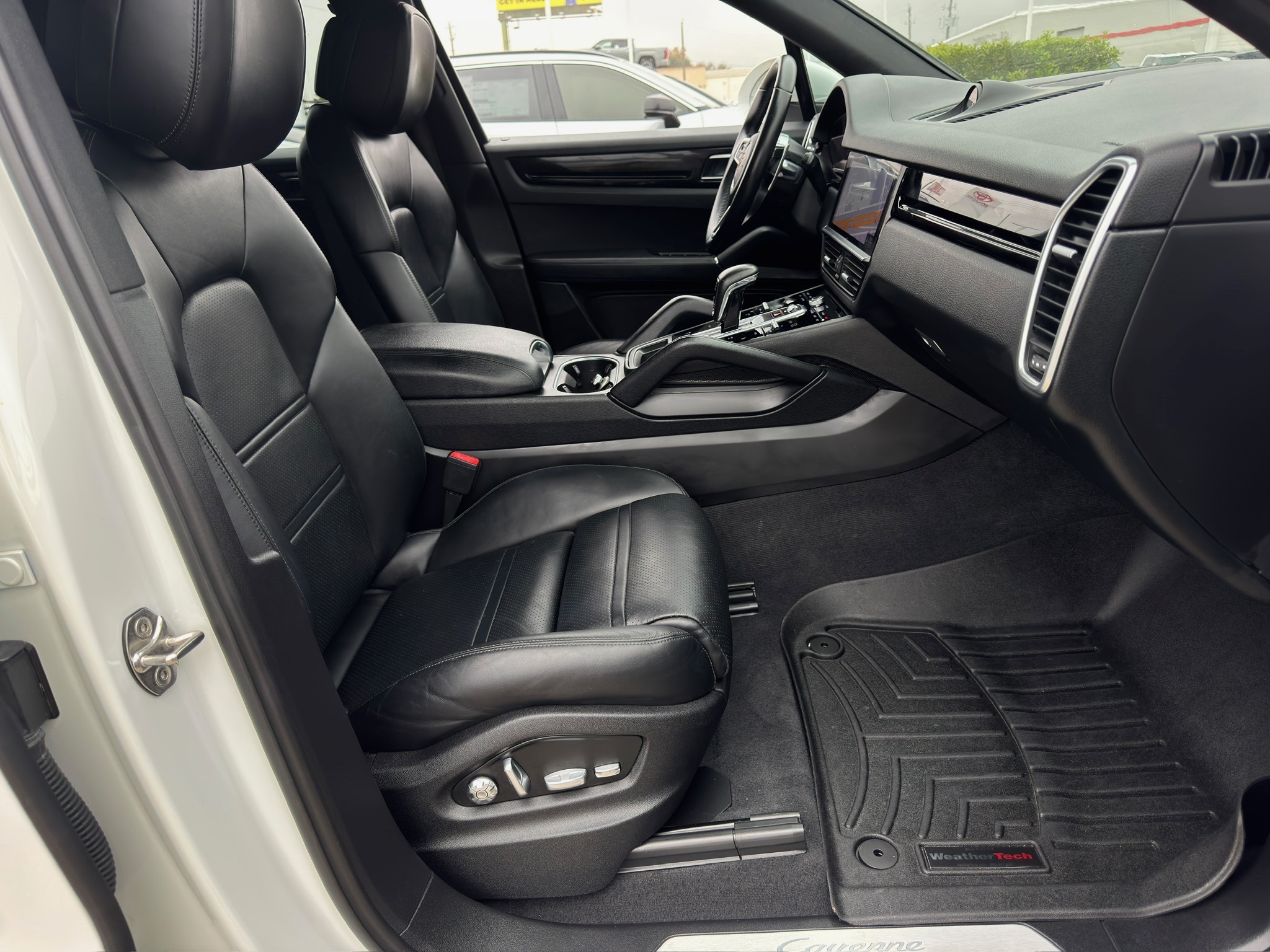 2020 Porsche Cayenne Base White at Autostrade