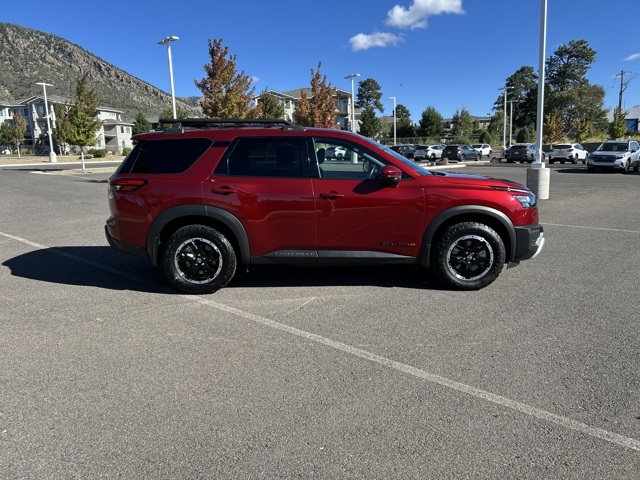 2024 Nissan Pathfinder Rock Creek photo 2