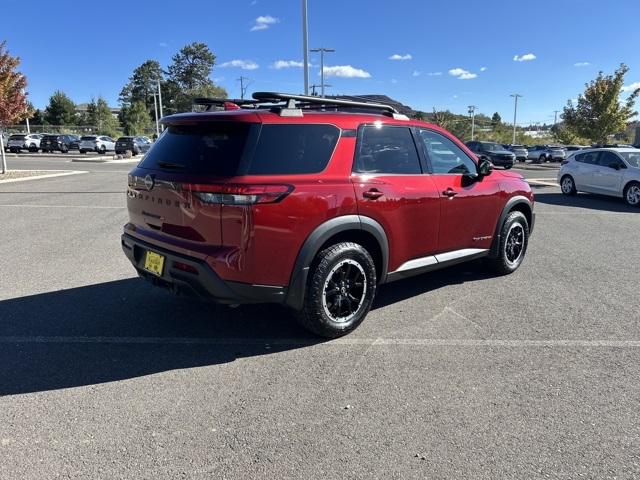 2024 Nissan Pathfinder Rock Creek photo 3